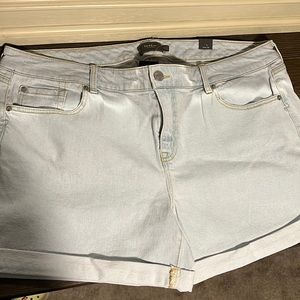 NWT torrid shorts